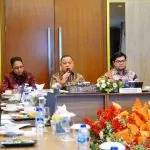 Penjabat Bupati Musi Banyuasin H. Sandi Fahlepi menghadiri Rapat Umum Pemegang Saham Luar Biasa (RUPS-LB) Rencana Kerja dan Anggaran (RKA) PT Petro Muba (Perseroda) di Hotel The Excelton Palembang, pada hari Senin tanggal 30 Desember 2024. Penjabat Bupati Musi Banyuasin H. Sandi Fahlepi menghadiri Rapat Umum Pemegang Saham Luar Biasa (RUPS-LB) Rencana Kerja dan Anggaran (RKA) PT Petro Muba (Perseroda) di Hotel The Excelton Palembang, pada hari Senin tanggal 30 Desember 2024.