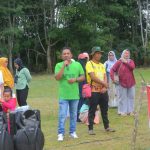 Ketua Umum Sekolah Sepak Bola Palembang Soccer Skills, Edi Triono, S.T., memberikan kata sambutan pada acara launching di Desa Sungai Rambutan, Kecamatan Indralaya Utara, Kabupaten Ogan Ilir, pada hari Minggu, tanggal 23 Februari 2025.