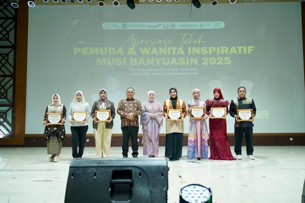 Penjabat Bupati Muba H Sandi Fahlepi, menyaksikan langsung malam Grand Final Pemilihan Duta GenRe (Generasi Berencana) Kabupaten Musi Banyuasin (Muba) Tahun 2025, pada hari Selasa tanggal 11 Februari 2025 di Opproom Pemkab Muba.