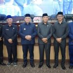 Penjabat Bupati Muba H. Sandi Fahlepi menyampaikan Laporan Keterangan Pertanggungjawaban (LKPJ) Tahun Anggaran 2024 sekaligus menjadi momen perpisahan bagi dirinya dengan masyarakat, DPRD Muba serta jajaran Pemerintah Kabupaten Muba di ruang rapat Paripurna DPRD Muba pada Senin tanggal 17 Februari 2025.