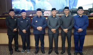 Penjabat Bupati Muba H. Sandi Fahlepi menyampaikan Laporan Keterangan Pertanggungjawaban (LKPJ) Tahun Anggaran 2024 sekaligus menjadi momen perpisahan bagi dirinya dengan masyarakat, DPRD Muba serta jajaran Pemerintah Kabupaten Muba di ruang rapat Paripurna DPRD Muba pada Senin tanggal 17 Februari 2025.