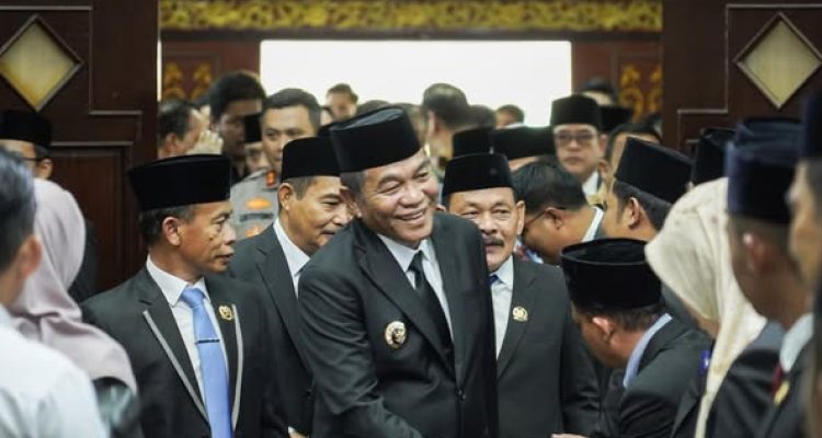 Bupati Musi Banyuasin (Muba) H. M Toha, menyampaikan Pidato Perdana di Rapat Paripurna DPRD di ruang paripurna DPRD Muba pada Senin, 3 Maret 2025.