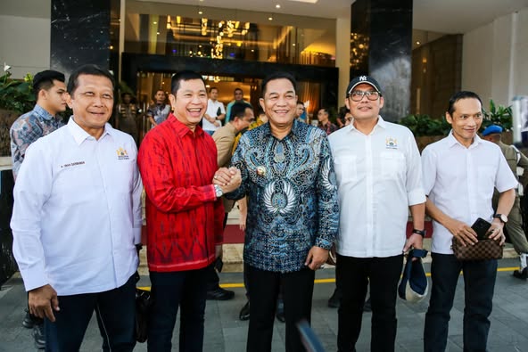 Penjabat Bupati Musi Banyuasin H M Toha menghadiri pelantikan Pengurus Gabungan Pengusaha Kelapa Sawit Indonesia (GAPKI) Cabang Sumatera Selatan untuk periode 2024-2029. Acara yang berlangsung meriah di Ballroom Hotel Excelton Palembang, pada Kamis tanggal 20 maret 2025.