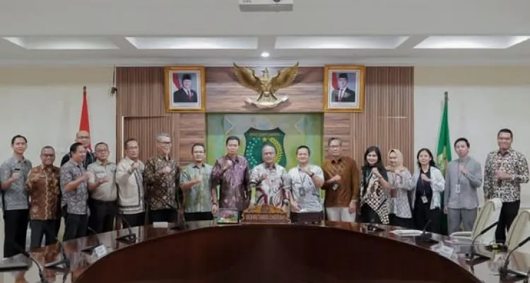 Pemerintah Kabupaten Musi Banyuasin menggelar Exit Meeting bersama Badan Pemeriksa Keuangan (BPK) Republik Indonesia Perwakilan Provinsi Sumatera Selatan. Acara ini berlangsung di Ruang Rapat Serasan Sekate, Sekretariat Daerah Kabupaten Muba, pada Kamis tanggal 20 maret 2025.