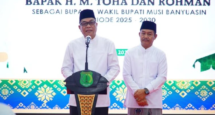 Ratusan Masyarakat Antusias Hadiri Peringatan Isra Miraj Nabi Muhammad SAW 1446 H sekaligus syukuran atas pelantikan Bupati dan Wakil Bupati untuk periode 2025-2030 acara berlangsung khidmat dan meriah di Pendopoan Griya Bumi Serasan Sekate, pada hari Jumat tanggal 7 Maret 2025.