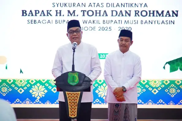 Ratusan Masyarakat Antusias Hadiri Peringatan Isra Miraj Nabi Muhammad SAW 1446 H sekaligus syukuran atas pelantikan Bupati dan Wakil Bupati untuk periode 2025-2030 acara berlangsung khidmat dan meriah di Pendopoan Griya Bumi Serasan Sekate, pada hari Jumat tanggal 7 Maret 2025.