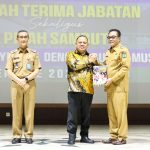 Kegiatan Serah Terima Jabatan sekaligus Pisah Sambut Antara Pj. Bupati Musi Banyuasin 2024-2025 Sandi Fahlepi, S.P, M.Si., dengan Bupati dan Wakil Bupati Musi Banyuasin Periode 2025–2030, HM Toha S.H -Rohman dilakukan di Opproom Pemkab Muba, pada Senin tanggal 3 Maret 2025.