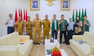 Penjabat Bupati Musi Banyuasin H. M. Toha bersama dengan Wakil Bupati Muba Rohman menerima kunjungan Kepala Badan Intelijen Negara (KABINDA) Daerah Provinsi Sumatera Selatan (Sumsel), Sudadi,S.H, M.Si., di ruang audiensi Bupati Muba, pada Kamis tanggal 13 maret 2025.
