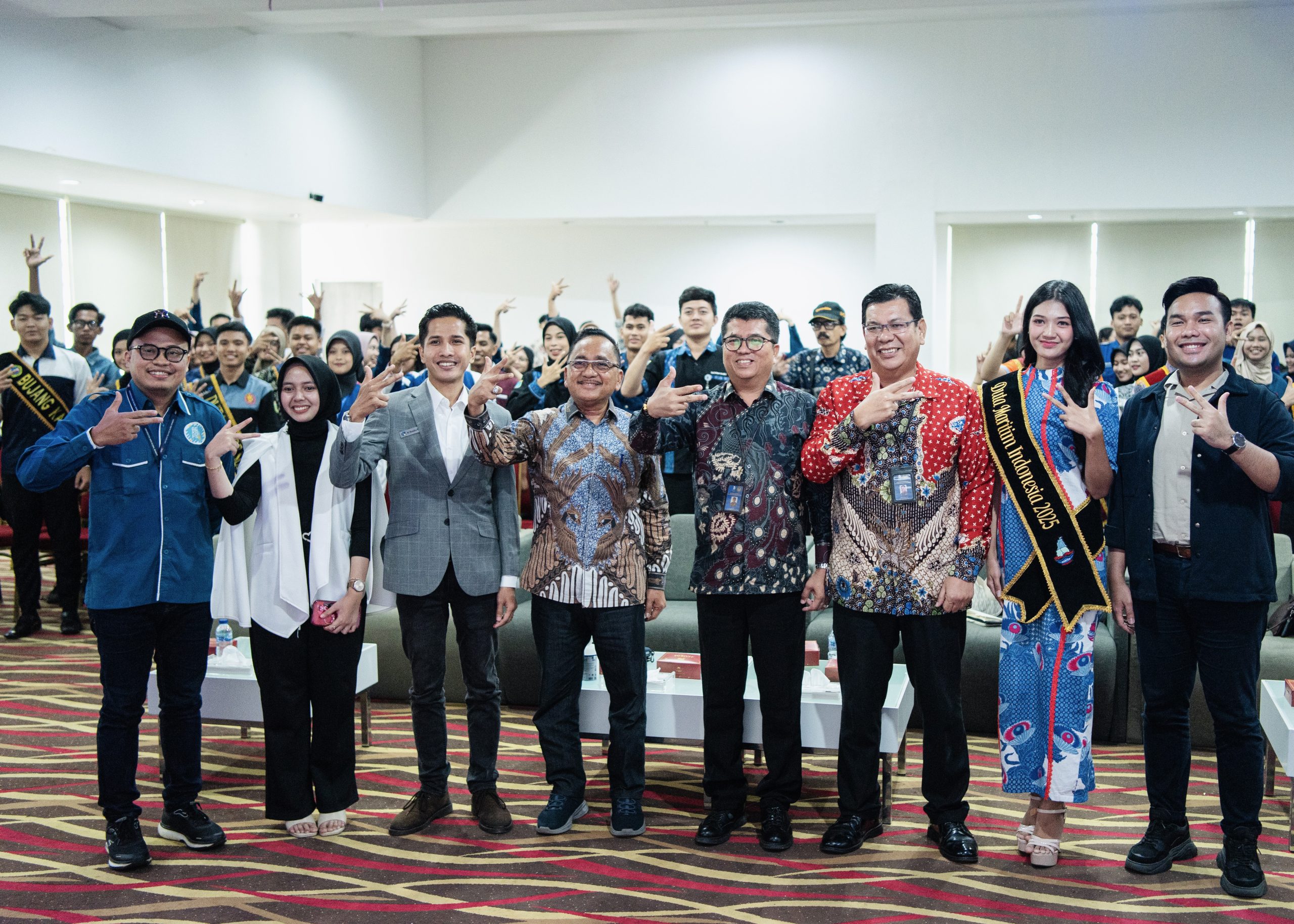 Gekrafs Sumsel menggelar acara 'Edukrafs' (Edukasi Kreatif Bersama Gekrafs Sumsel) dengan tema "Komunikasi Skill Era Industri Digital dan Ekonomi Kreatif" di Aula Politeknik Pariwisata Palembang, pada hari Jumat, tanggal 25 April 2025. 