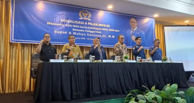 Sosialisasi Empat Pilar Majelis Permusyawaratan Rakyat (MPR) sukses dilaksanakan di Hotel Serasan, Kabupaten Muara Enim, pada hari Selasa tanggal 22 April 2025.