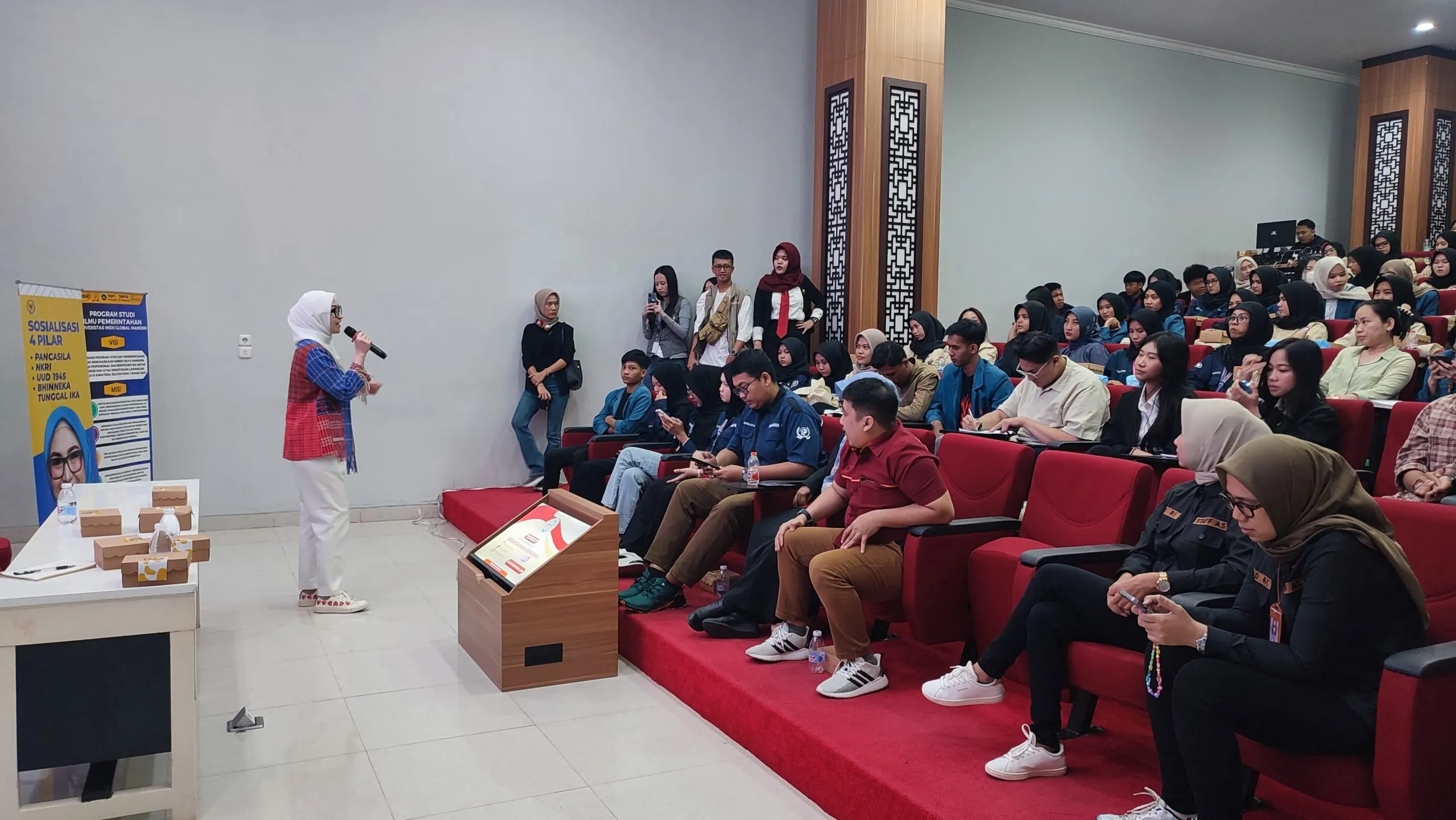 Anggota DPD RI asal Provinsi Sumsel, Hj. Amaliah Sobli, melaksanakan Sosialisasi 4 Pilar MPR RI di Universitas Indo Global Mandiri (IGM), Palembang, pada hari Rabu siang, tanggal 23 April 2025.