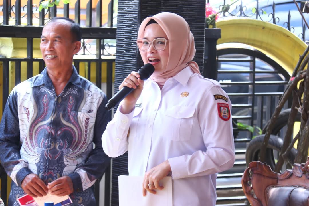 Wakil Bupati Kabupaten Banyuasin Apresiasi Sosialisasi 4 Pilar Anggota DPD RI di Kelurahan Tanah Mas, Kecamatan Talang Kelapa, pada hari Kamis, tanggal 24 April 2025.di Kelurahan Tanah Mas, Kecamatan Talang Kelapa, pada hari Kamis, tanggal 24 April 2025.