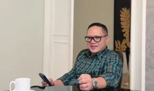 Wakil Ketua DPRD Kabupaten PALI, Firdaus Hasbullah, S.H., M.H., mendesak pemerintah dan Badan Gizi Nasional untuk melakukan evaluasi total terhadap pelaksanaan program Makan Bergizi Gratis, menyusul insiden keracunan massal yang menimpa puluhan pelajar di Kecamatan Talang Ubi pada hari Senin, tanggal 5 Mei 2025.