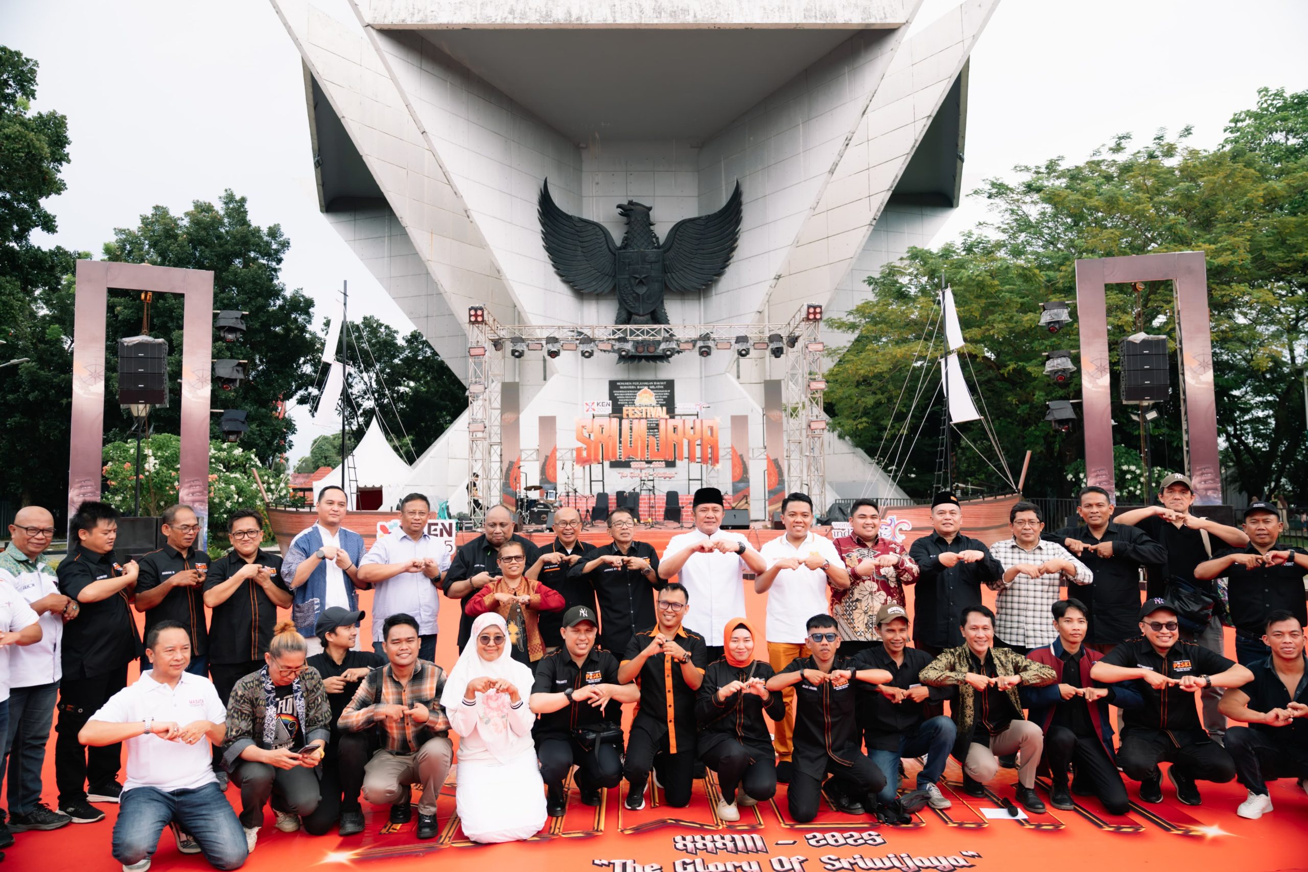 Sarasehan bertajuk "Menuju Penetapan Hari Komedi Nasional" berlangsung meriah di Monpera Palembang pada Minggu, 18 Mei 2025.