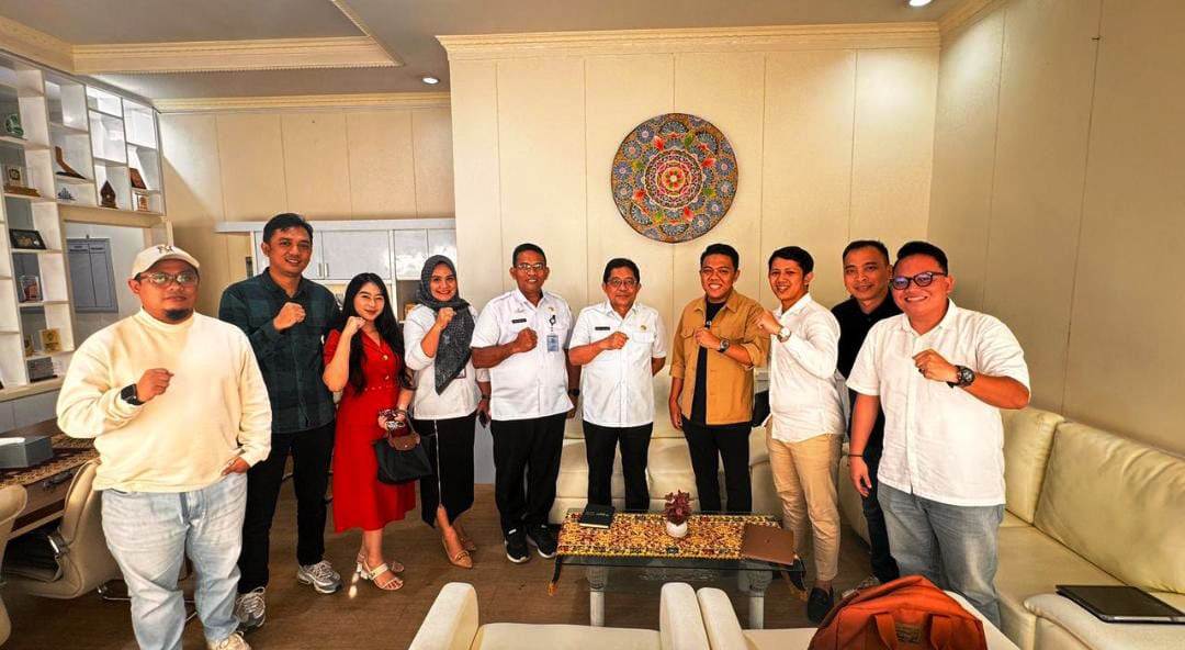 Pengurus BPD Himpunan Pengusaha Muda Indonesia (HIPMI) Sumatera Selatan Bidang VIII yang membawahi sektor Pariwisata, Industri Kreatif, dan Infokomdigi melakukan audiensi dengan Kepala Dinas Kebudayaan dan Pariwisata (Disbudpar) Provinsi Sumatera Selatan, Pandji Tjahjanto, pada Rabu sore (21/5) di Kantor Disbudpar Prov. Sumsel.