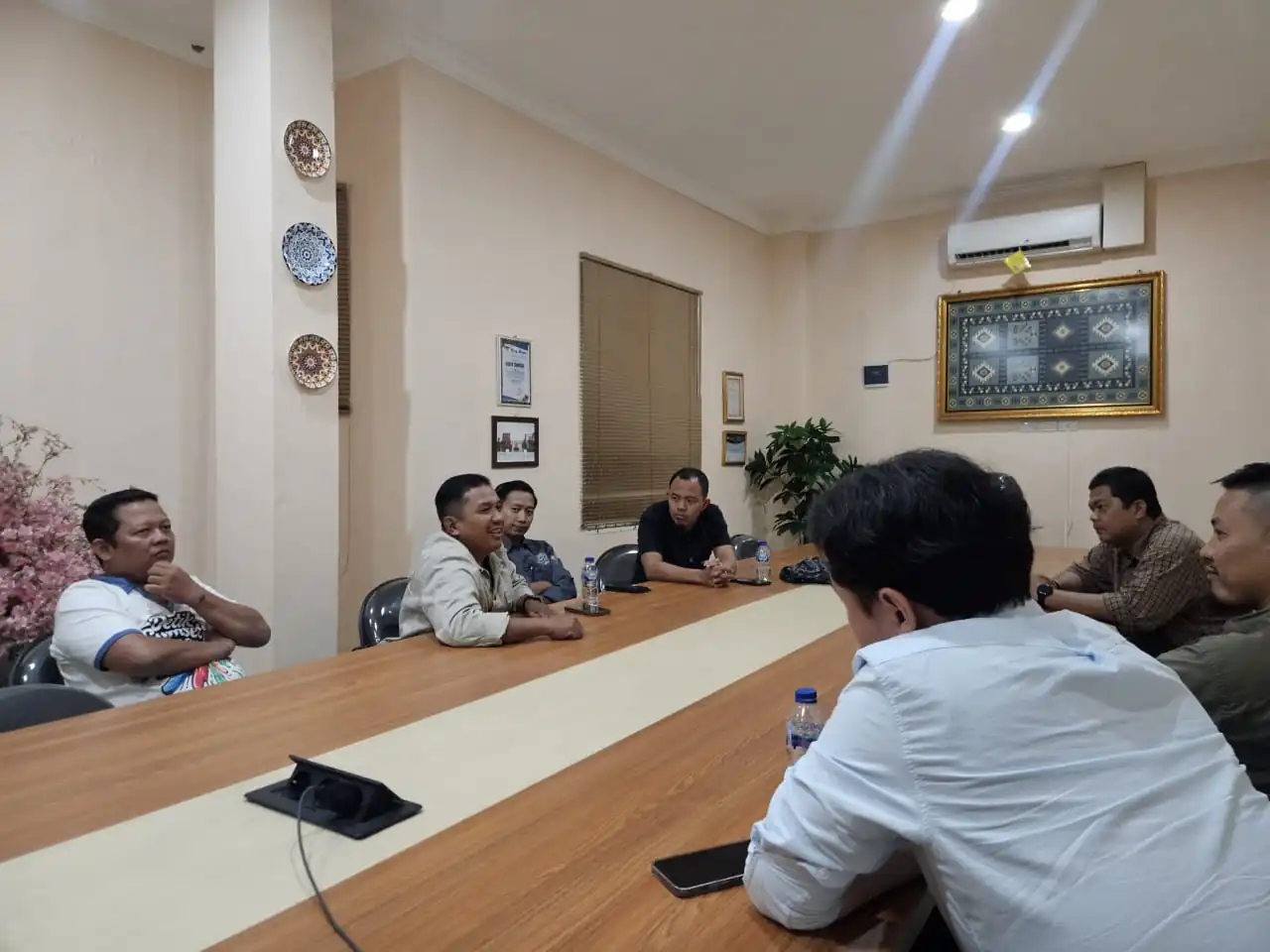 Menjelang peringatan Hari Bhayangkara ke-79, DitIntelkam Polda Sumsel bersilaturahmi dengan jajaran DPD Pro Jurnalismedia Siber (PJS) Sumsel.