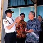 upati Kabupaten Pesisir Selatan, Hendrajoni, bersama jajaran organisasi perangkat daerah, pada hari Rabu, tanggal 23 Juli 2025, melakukan kunjungan lapangan ke sejumlah titik strategis, bersama President Commissioner PT Awina Sinergi Internasional, Nakamura Hirohide, yang mewakili calon investor dari Jepang. (foto : pesisirselatankab.go.id)
