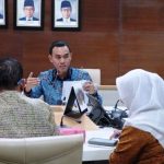 Bupati Kabupaten Ogan Komering Ilir, H. Muchendi Mahzareki, mewakili Pemkab Muba, menyampaikan usulan untuk pembangunan dua jembatan penghubung strategis dengan Kabupaten Mesuji, kepada Kementerian PU di Jakarta, hari Selasa, tanggal 23 Juli 2025. (SIARANNUSANTARA)