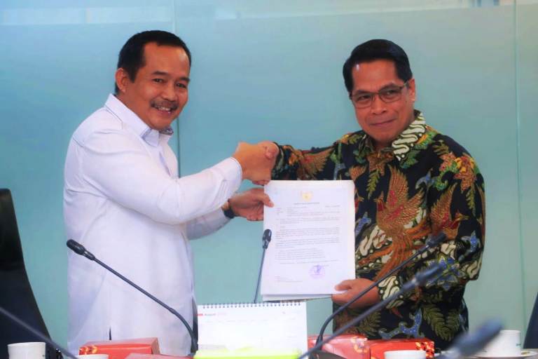 Wakil Bupati Muba, Rohman, dalam audiensi bersama Direktur Perencanaan dan Pembangunan Infrastruktur Migas Kementerian ESDM, pada hari Kamis, tanggal 25 Juli 2025. (foto : Humas Pemkab Muba)