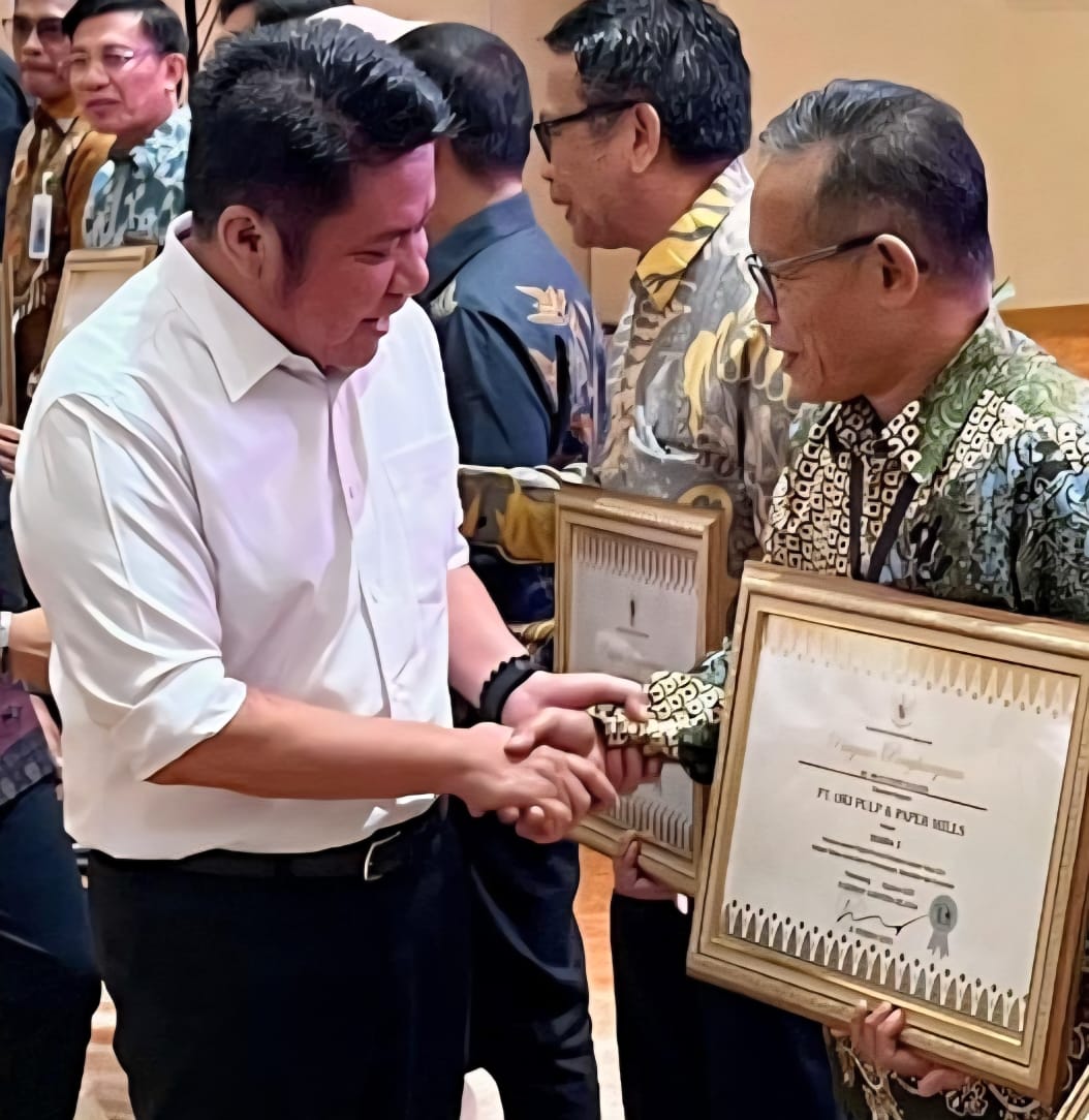 Momen membanggakan! PT OKI Pulp & Paper Mills resmi raih Juara 1 Paritrana Award Sumsel 2024. Penghargaan diserahkan langsung oleh Gubernur Sumsel, Herman Deru