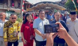 Kehadiran Hj. Lury Alex Noerdin dalam kegiatan masyarakat bukan hanya sekadar kunjungan, tetapi juga wujud nyata kepedulian dan komitmen untuk terus dekat dengan rakyat.