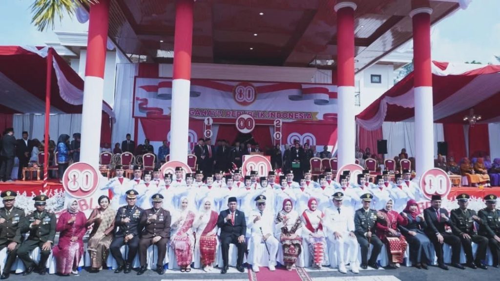 Peringatan Hari Ulang Tahun ke-80 Proklamasi Kemerdekaan Republik Indonesia di Kota Prabumulih berlangsung di halaman Kantor Pemerintah Kota Prabumulih.