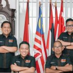 Pengurus Persatuan Seniman Komedi Indonesia (PaSKI) Sumatera Selatan berpose bersama usai menyambut penetapan 27 September sebagai Hari Komedi Nasional. Keputusan ini dinilai sebagai penghargaan besar terhadap seni komedi dan para pelakunya di tanah air.