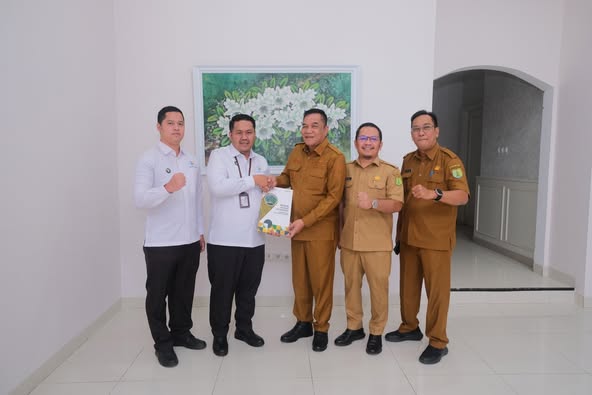 Cetak sejarah baru, Kabupaten Musi Banyuasin berhasil menurunkan angka kemiskinan hingga satu digit. Dari 12,88% menjadi 9,97% atau berkurang sebanyak 19.333 jiwa. Pencapaian ini menjadi bukti nyata komitmen Pemkab Muba dalam menghadirkan kesejahteraan merata bagi masyarakat Cetak sejarah baru, Kabupaten Musi Banyuasin berhasil menurunkan angka kemiskinan hingga satu digit. Dari 12,88% menjadi 9,97% atau berkurang sebanyak 19.333 jiwa. Pencapaian ini menjadi bukti nyata komitmen Pemkab Muba dalam menghadirkan kesejahteraan merata bagi masyarakat.