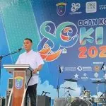 Bupati Ogan Komering Ilir (OKI) H. Muchendi Mahzareki saat memberikan sambutan pada pembukaan OKI Fest 2025 di Taman Segitiga Emas Kayuagung, pada hari Jumat, tanggal 10 Oktober 2025.