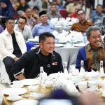 Gubernur Sumatera Selatan H. Herman Deru bersama Kepala BKN RI Prof. Zudan Arif Fakhrulloh tampak menikmati suasana hangat dan penuh keakraban dalam acara Welcome Dinner Pornas Korpri XVII Tahun 2025 di Main Dining Hall Jakabaring Sport City (JSC) Palembang.