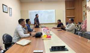 Suasana silaturahmi dan diskusi antara jajaran DPD PJS Sumatera Selatan bersama perwakilan Setjen DPD RI yang berlangsung hangat di Kantor DPD PJS Sumsel, Palembang, pada hari Selasa, tanggal 9 Desember 2025.