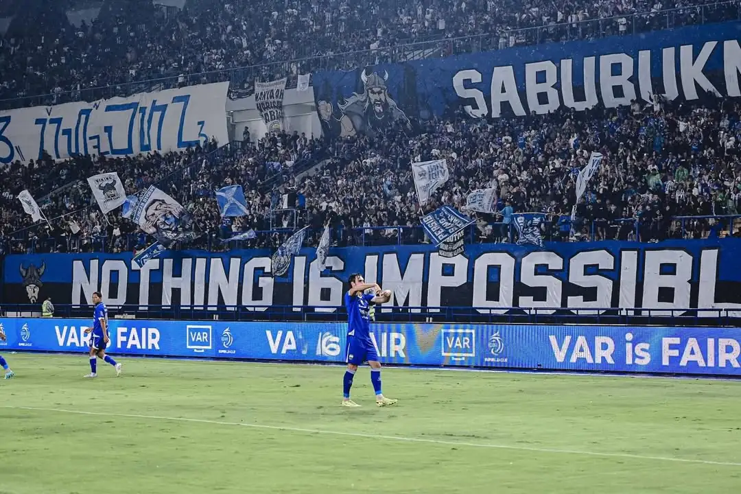 Selebrasi Andrew Jung setelah menjebol gawang Persita tangerang Selebrasi Andrew Jung setelah menjebol gawang Persita Tangerang.