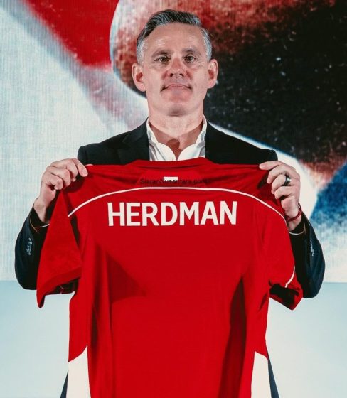 John Herdman saat diperkenalkan sebagai pelatih baru Timnas Indonesia.(foto; Dok PSSI)