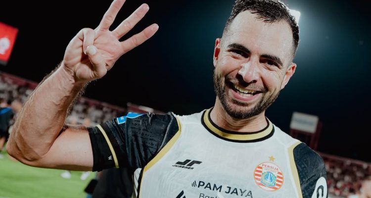 Ekspresi bahagia Jordi Amat saat merayakan kemenangan Persija Jakarta atas Bali United.(Dok: Persija)