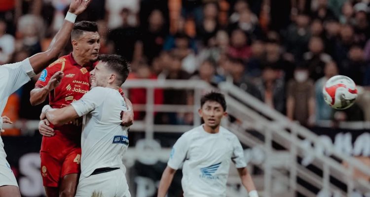 Proses terjadinya gol Ajaraie Aladin di pertandingan persija jakarta vs psm makassar Proses terjadinya gol Ajaraie Aladin,2:1 menjadi hasil persija jakarta vs psm makassar