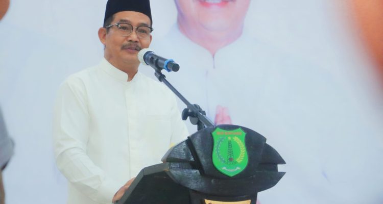Wakil Bupati Muba Kyai Abdur Rohman Husen saat memberikan sambutan dalam agenda Safari Ramadan Pemkab Muba di Masjid Al-Muttaqien, Desa Mekar Jadi, Kecamatan Sungai Lilin.