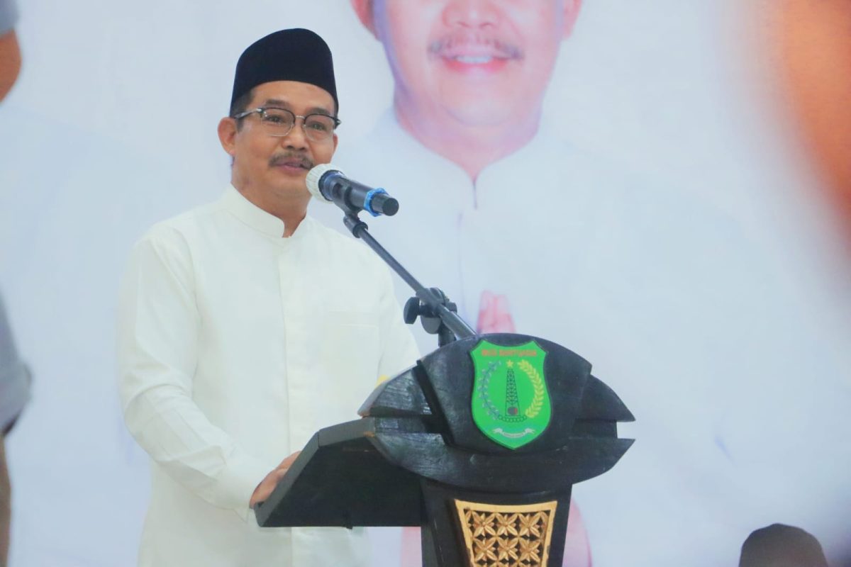 Wakil Bupati Muba Kyai Abdur Rohman Husen saat memberikan sambutan dalam agenda Safari Ramadan Pemkab Muba di Masjid Al-Muttaqien, Desa Mekar Jadi, Kecamatan Sungai Lilin. Wakil Bupati Muba Kyai Abdur Rohman Husen saat memberikan sambutan dalam agenda Safari Ramadan Pemkab Muba di Masjid Al-Muttaqien, Desa Mekar Jadi, Kecamatan Sungai Lilin.