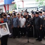 Upacara pelepasan jenazah H. Alex Noerdin yang dipimpin oleh Gubernur Herman Deru di Palembang. Upacara pelepasan jenazah H. Alex Noerdin yang dipimpin oleh Gubernur Herman Deru di Palembang.