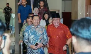 Gubernur Herman Deru bersama Sony Sonjaya selaku Wakil Ketua Badan Gizi Nasional saat menghadiri Konsolidasi Program MBG di Hotel Aryaduta.