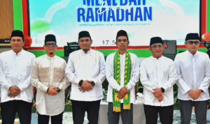 Ketua DPRD Sumsel bersama tokoh masyarakat dalam acara Tabligh Akbar Ustadz Abdul Somad di Masjid Agung Al Muhtadin OKU Selatan.