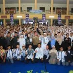 Gubernur Sumsel Herman Deru bersama para pelajar SMA/SMK dalam acara Harmonisasi Ramadhan 2026 di Palembang.