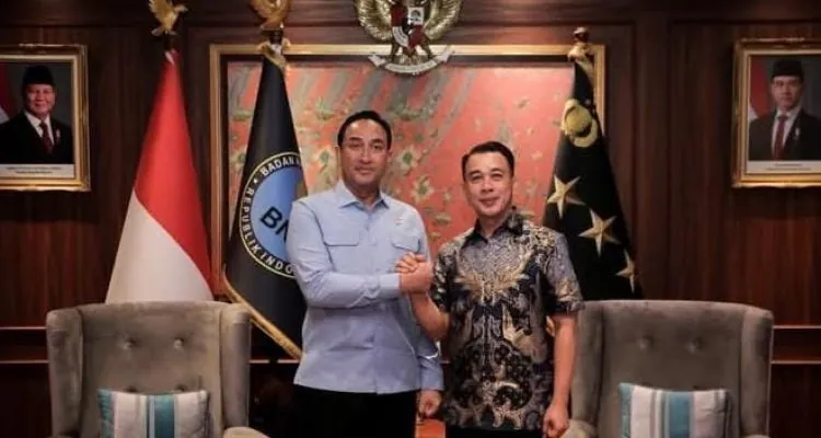 Kepala BNN RI Suyudi Ario Seto bersalaman dengan perwakilan DPRD Sumsel dalam agenda audiensi penguatan program anti narkotika.