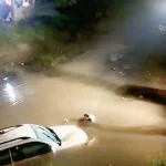 Mobil Fortuner warna putih BG 1558 KA terendam di dalam air saluran irigasi Desa Tanjung Bulan OKU Timur pada malam hari Mobil Fortuner warna putih BG 1558 KA terendam di dalam air saluran irigasi Desa Tanjung Bulan OKU Timur pada malam hari.