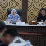 Staf Ahli TP PKK Sumsel Lidyawati Cik Ujang pimpin rapat persiapan HKG ke-54 di Griya Agung Palembang Staf Ahli TP PKK Sumsel Lidyawati Cik Ujang pimpin rapat persiapan HKG ke-54 di Griya Agung Palembang.