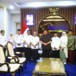 Gubernur Herman Deru saat berdiskusi hangat dengan pengurus IKPM Gontor Palembang