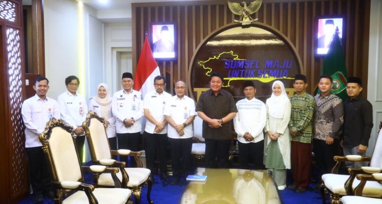 Gubernur Herman Deru saat berdiskusi hangat dengan pengurus IKPM Gontor Palembang