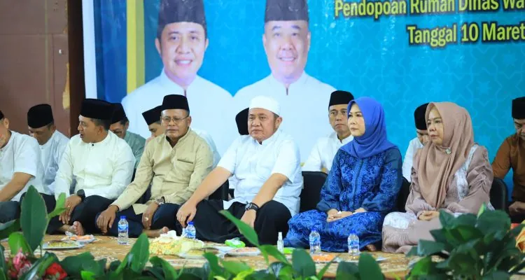 Gubernur Sumsel Herman Deru didampingi Hj. Feby Deru menghadiri acara Safari Ramadhan 1447 H di Pendopoan Rumah Dinas Wali Kota Prabumulih.