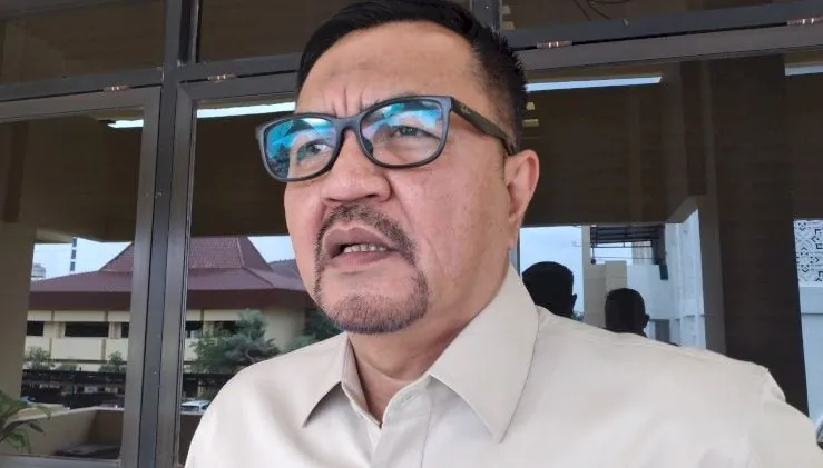 Wakil Ketua Komisi V DPRD Sumsel David Hardianto memberikan keterangan terkait pemulangan PMI asal Sumatera Selatan dari Kamboja. Wakil Ketua Komisi V DPRD Sumsel David Hardianto memberikan keterangan terkait pemulangan PMI asal Sumatera Selatan dari Kamboja.