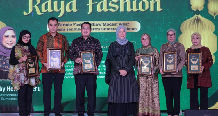 Feby Deru Buka Raya Fashion Ramadhan di PIM Feby Deru Buka Raya Fashion Ramadhan di PIM