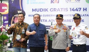Wakil Gubernur Sumsel H. Cik Ujang melepas keberangkatan pemudik program Mudik Gratis Lebaran 2026 di Stasiun Kertapati Palembang.